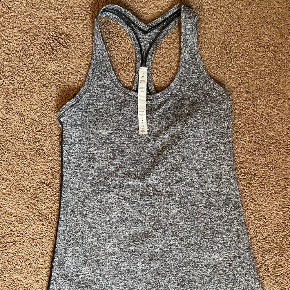 Lululemon size 6 grey tank
